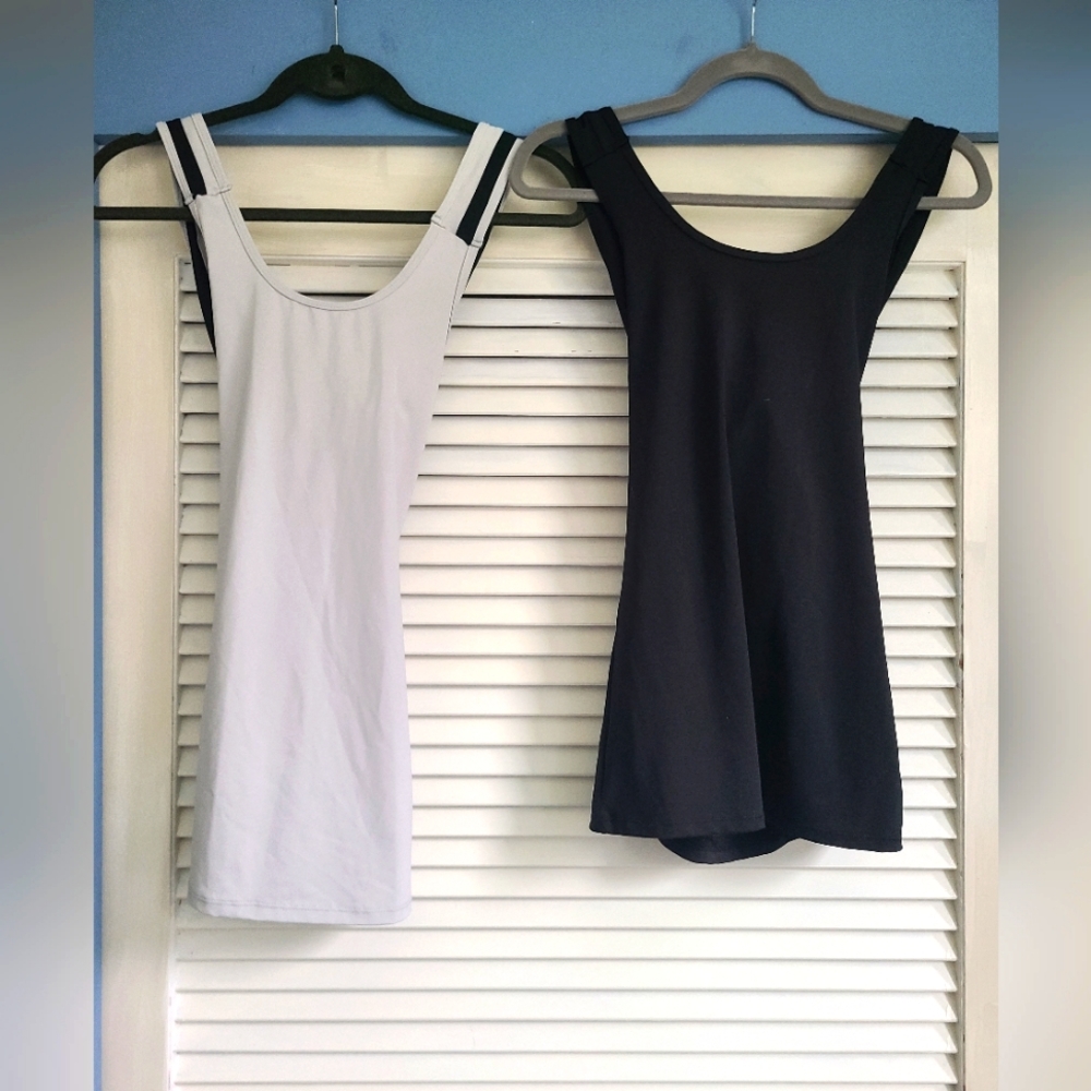 S2 Sportswear criss cross tight fit tank (set of 2)
